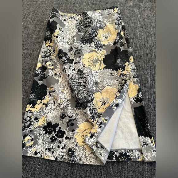 Multicolor Pencil Skirt - Picture 4 of 4